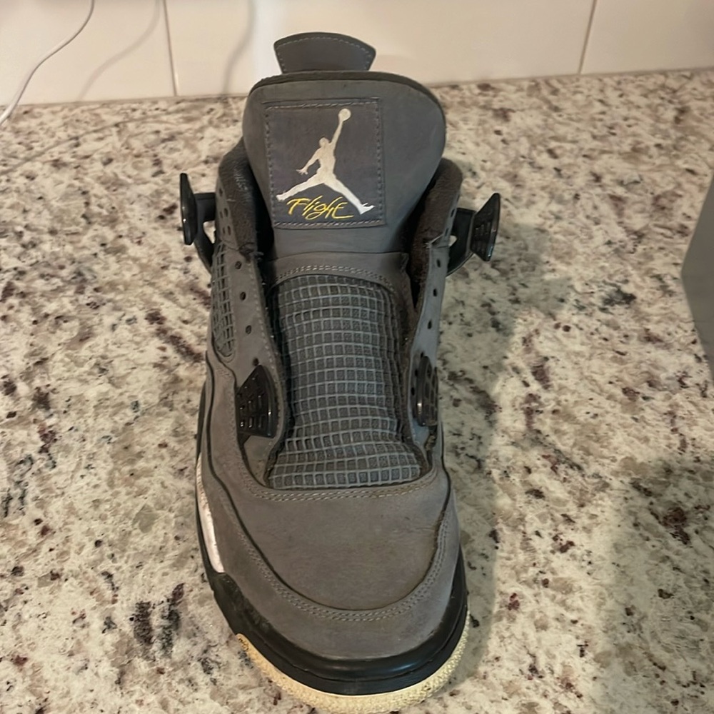 Nice pair of Jordan 4 Retro